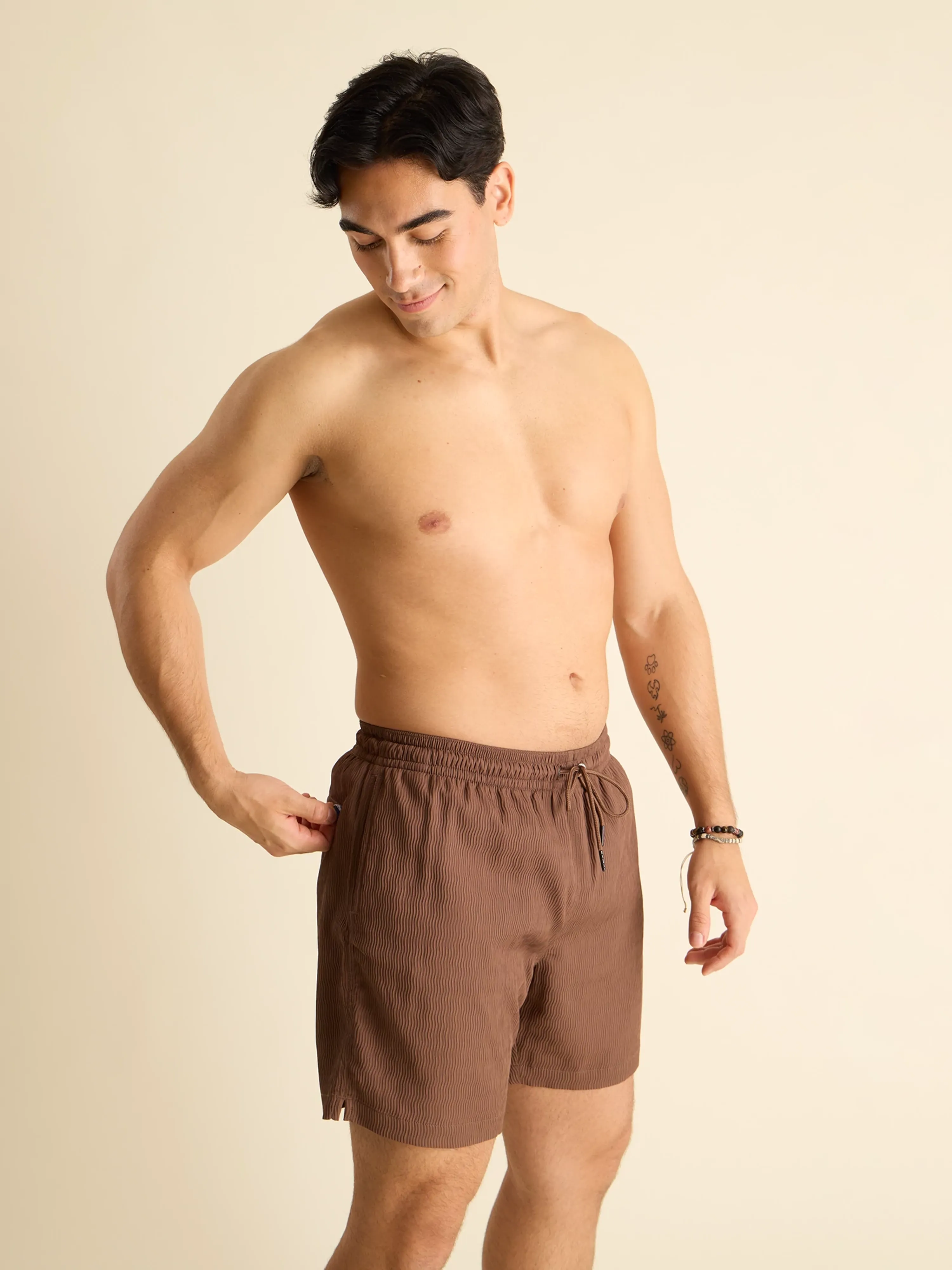 The Hot Chocolates 5.5" (Textured Swim) - Image 3