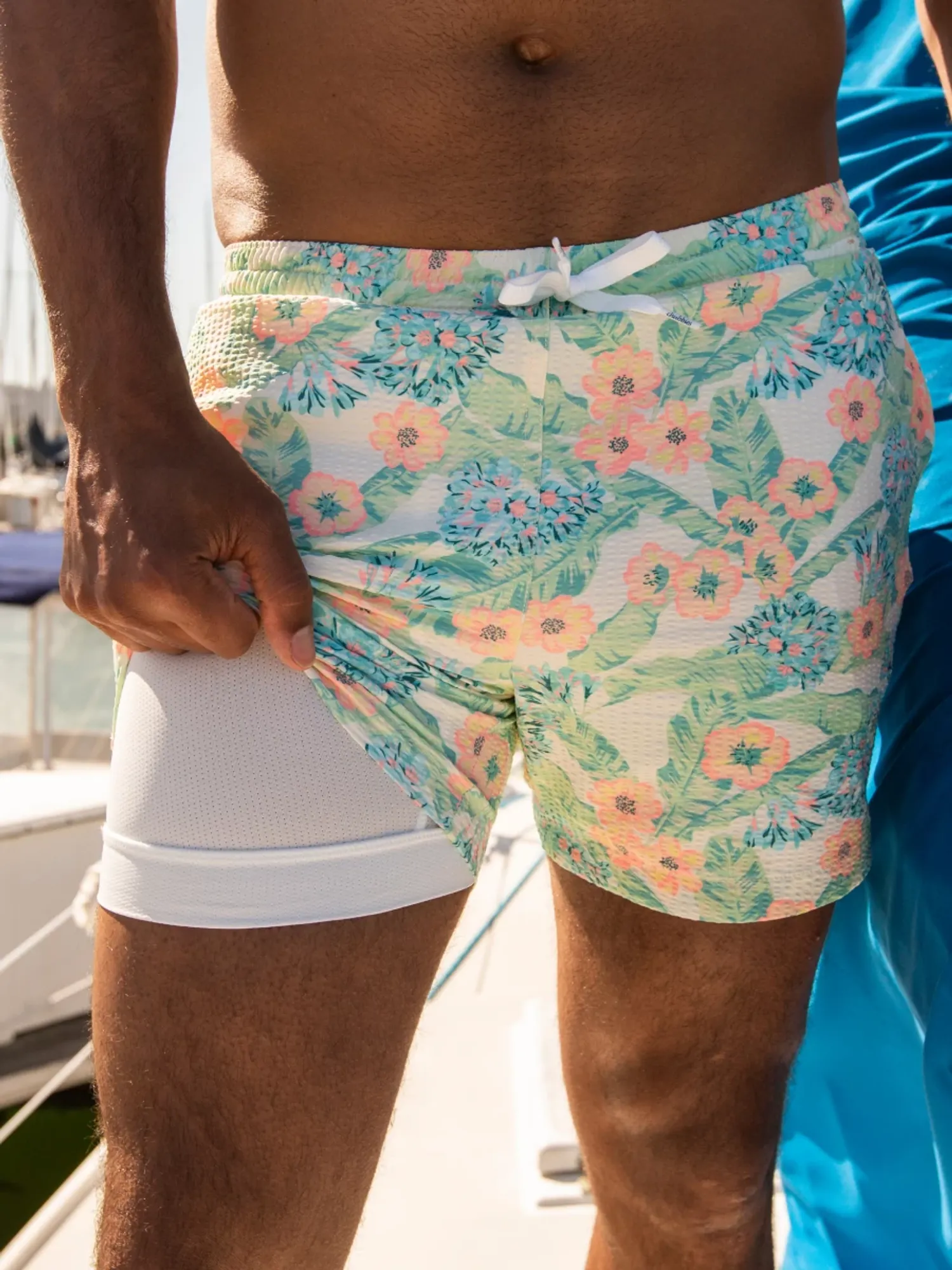 The Veranda Nights 5.5" (Classic Lined Swim Trunk) - Image 3